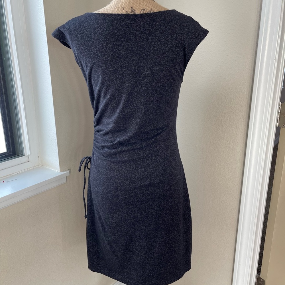 Loft jersey sheath dress, side ruched with bow. Gray. M - Picture 3 of 5